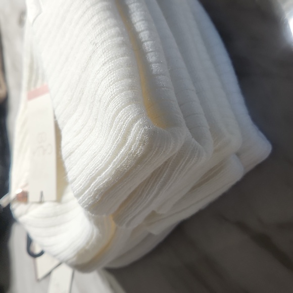 Calia Ribbed Beanie in cloud cream - Picture 3 of 5